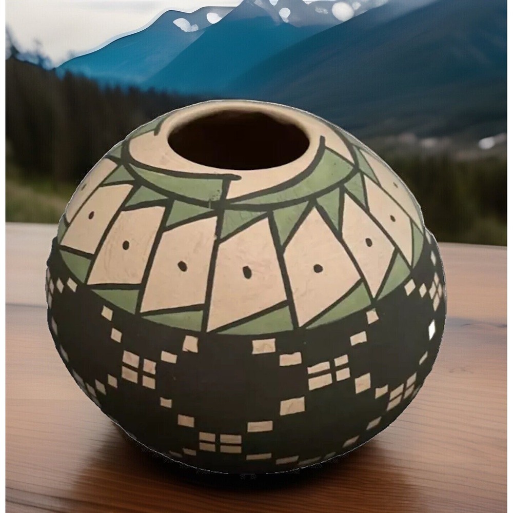 Abigail Marin Mata Ortiz Pottery Olla Vase Hand Painted Geometric Black Signed